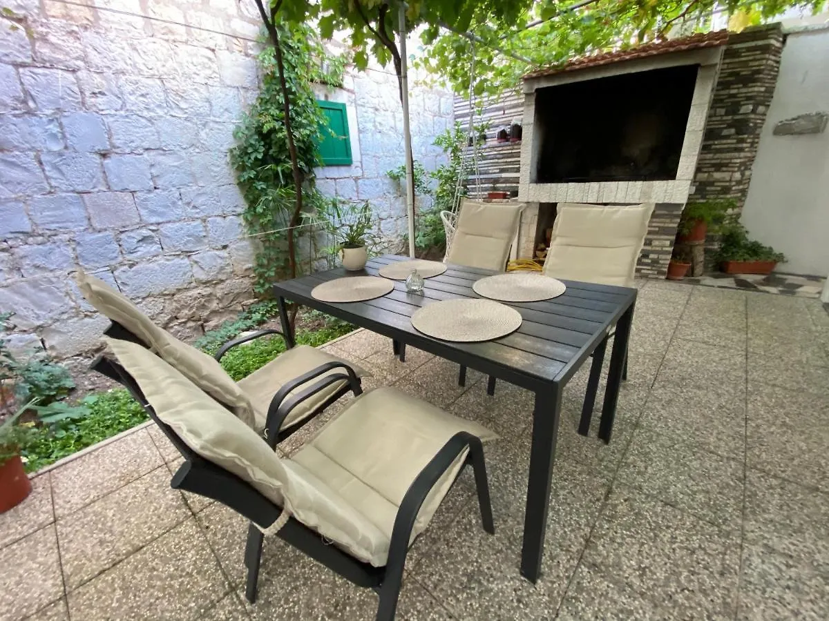 Apartment Stari Dvor Kastela