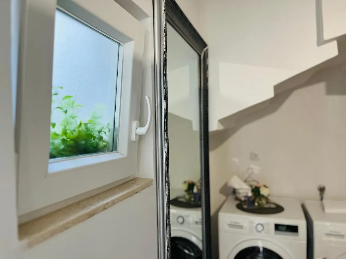 Apartment Stari Dvor Kastela 0*,  Croatia