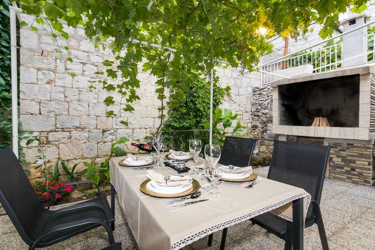 Apartment Stari Dvor Kastela