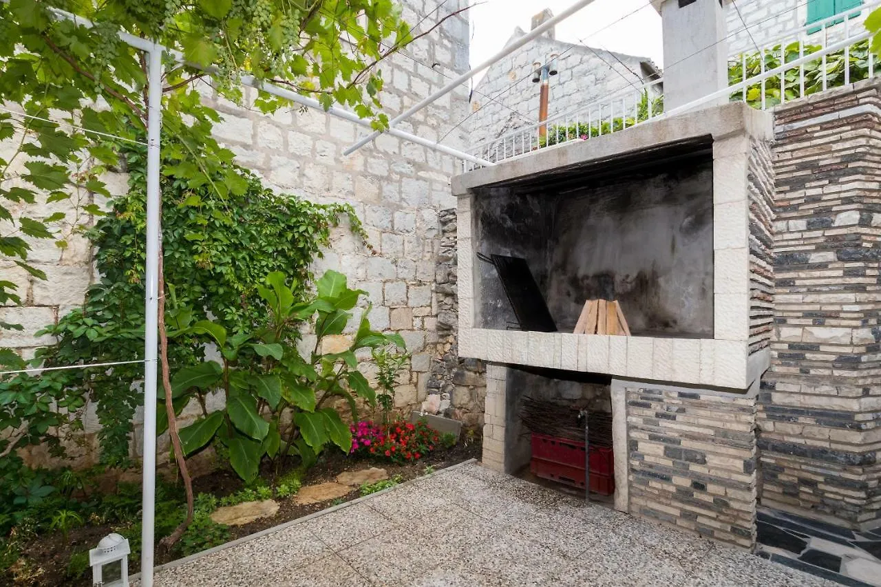 Apartment Stari Dvor Kastela Croatia